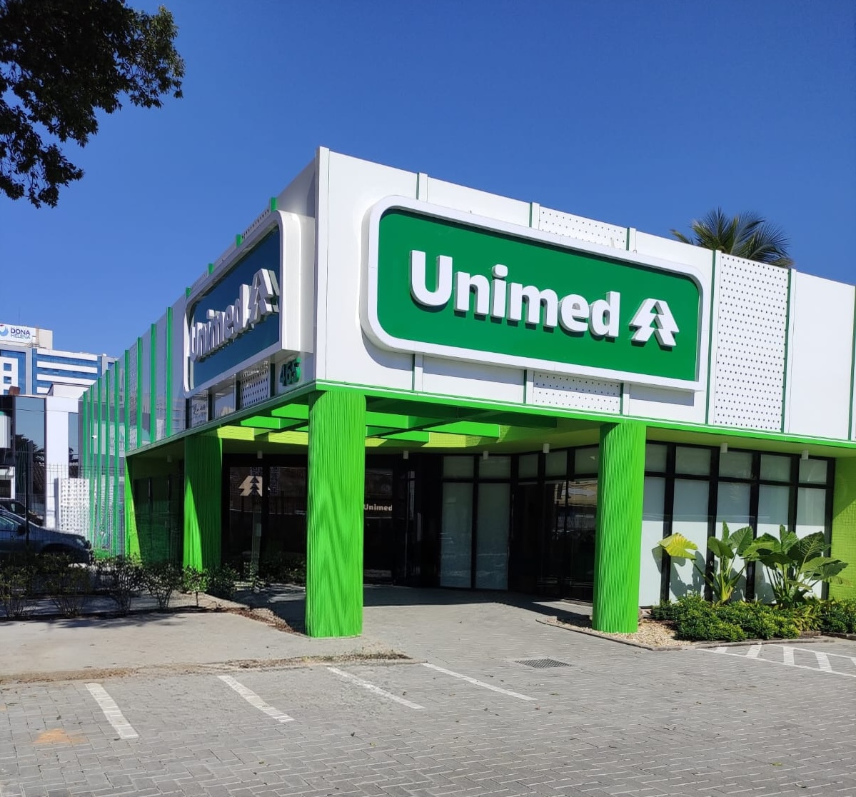 Fachada executada para Unimed